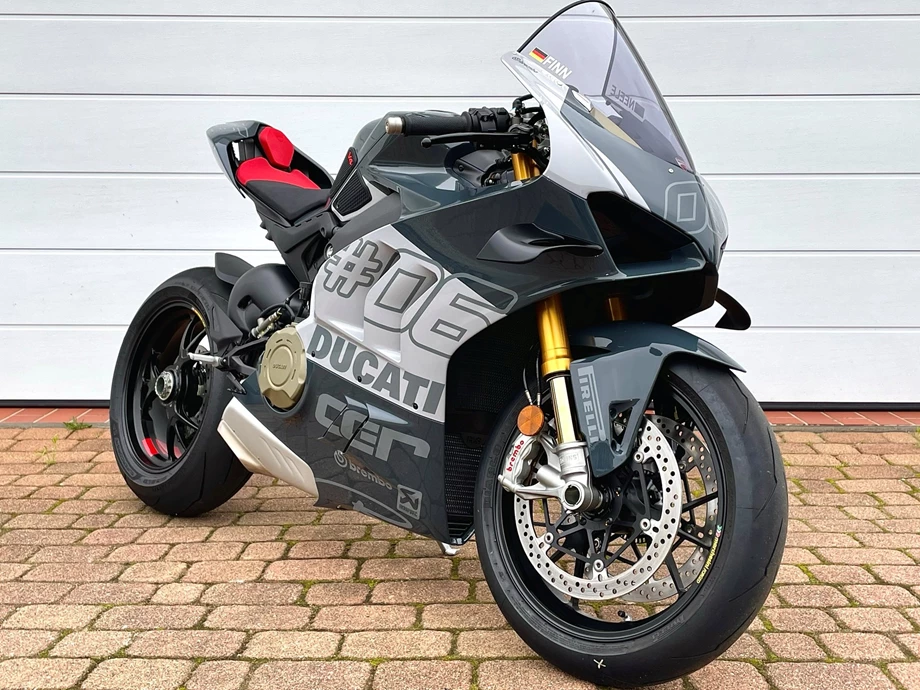 Rebuilt motorbike Ducati Panigale V4 Bild 3: Rebuilt motorbike Ducati Panigale V4