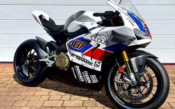 Umgebautes Motorrad Ducati Panigale V4 R von Claus Carstens Zweiradhandel - Bild 3 Umgebautes Motorrad Ducati Panigale V4 R von Claus Carstens Zweiradhandel - Bild 3