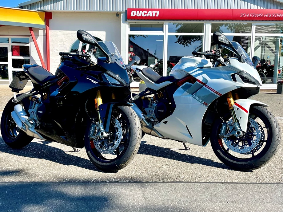 Rebuilt motorbike Ducati SuperSport 950 S Bild 1: Rebuilt motorbike Ducati SuperSport 950 S