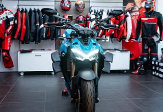 Ducati Streetfighter V2