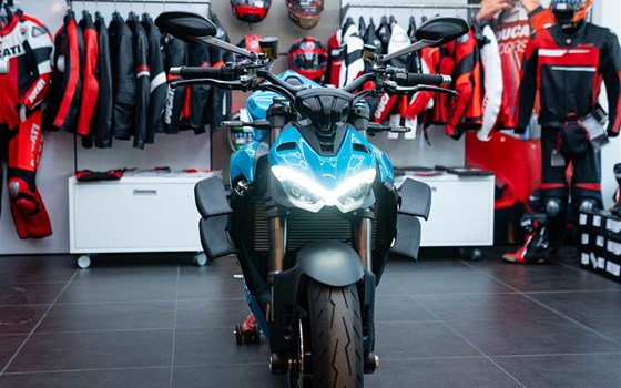 Umgebautes Motorrad Ducati Streetfighter V2 von DWM Motorradhandel GmbH - Bild 1 Umgebautes Motorrad Ducati Streetfighter V2 von DWM Motorradhandel GmbH - Bild 1