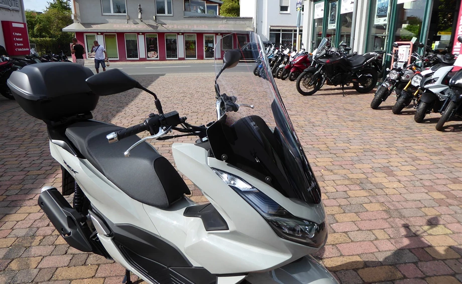 Rebuilt motorbike Honda PCX125 Bild 2: Rebuilt motorbike Honda PCX125