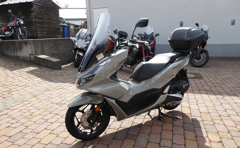 Rebuilt motorbike Honda PCX125 Bild 4: Rebuilt motorbike Honda PCX125