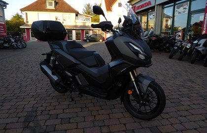 Honda ADV350 Custom Bike Honda ADV350 Custom Bike
