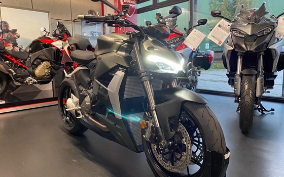 Umgebautes Motorrad Ducati Streetfighter V2 von Team Wahlers GmbH - Bild 3 Umgebautes Motorrad Ducati Streetfighter V2 von Team Wahlers GmbH - Bild 3