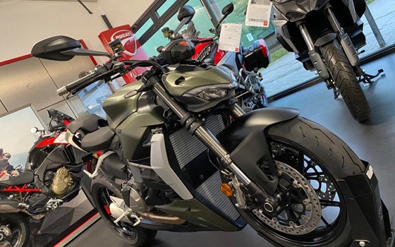 Umgebautes Motorrad Ducati Streetfighter V2 von Team Wahlers GmbH - Bild 16 Umgebautes Motorrad Ducati Streetfighter V2 von Team Wahlers GmbH - Bild 16