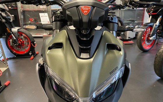 Umgebautes Motorrad Ducati Streetfighter V2 von Team Wahlers GmbH - Bild 20 Umgebautes Motorrad Ducati Streetfighter V2 von Team Wahlers GmbH - Bild 20