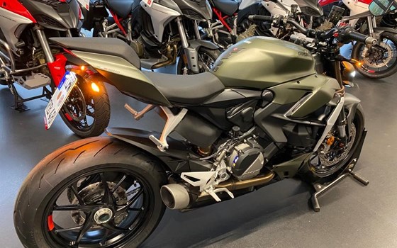 Umgebautes Motorrad Ducati Streetfighter V2 von Team Wahlers GmbH - Bild 5 Umgebautes Motorrad Ducati Streetfighter V2 von Team Wahlers GmbH - Bild 5