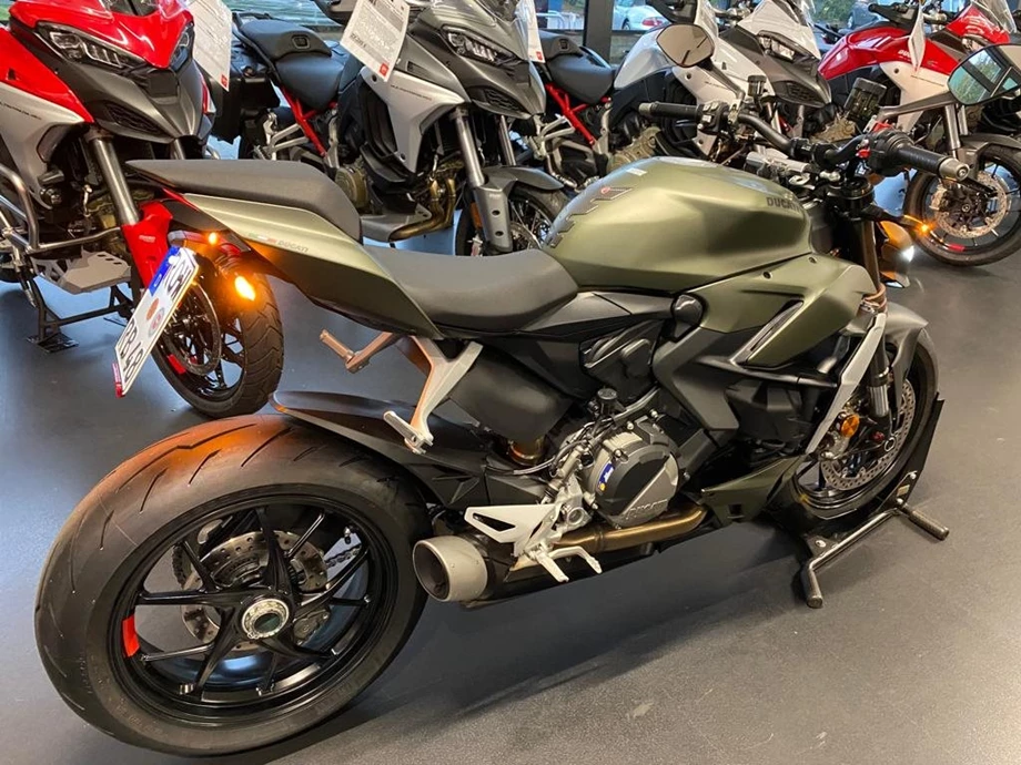 Umbgebautes Motorrad Ducati Streetfighter V2 Bild 5: Umbgebautes Motorrad Ducati Streetfighter V2