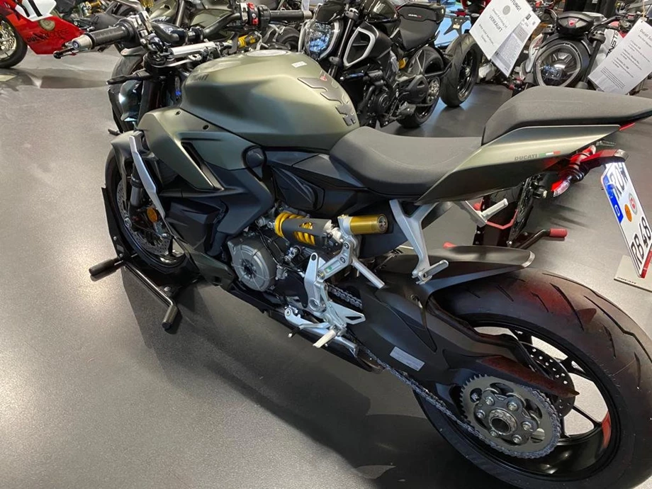 Umbgebautes Motorrad Ducati Streetfighter V2 Bild 4: Umbgebautes Motorrad Ducati Streetfighter V2