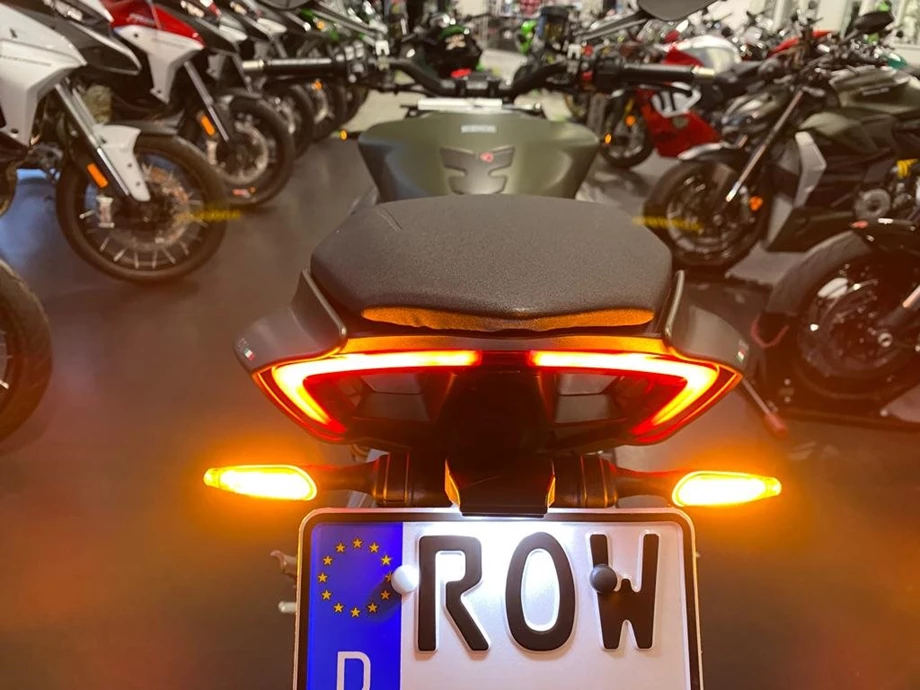 Umbgebautes Motorrad Ducati Streetfighter V2 Bild 6: Umbgebautes Motorrad Ducati Streetfighter V2