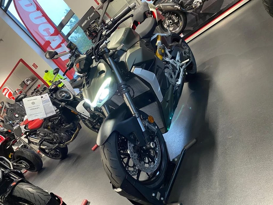 Umbgebautes Motorrad Ducati Streetfighter V2 Bild 2: Umbgebautes Motorrad Ducati Streetfighter V2