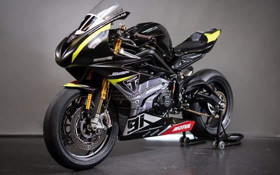 Umgebautes Motorrad Triumph Street Triple 765 R von Triumph Emsland - Hertrampf Racing - Bild 6 Umgebautes Motorrad Triumph Street Triple 765 R von Triumph Emsland - Hertrampf Racing - Bild 6