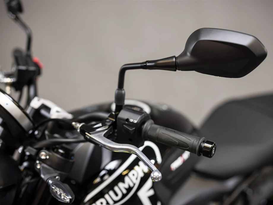 Umbgebautes Motorrad Triumph Trident 660 Bild 19: Umbgebautes Motorrad Triumph Trident 660