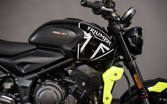 Umgebautes Motorrad Triumph Trident 660 von Triumph Emsland - Hertrampf Racing - Bild 25 Umgebautes Motorrad Triumph Trident 660 von Triumph Emsland - Hertrampf Racing - Bild 25