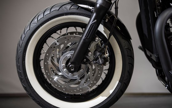 Umgebautes Motorrad Triumph Bonneville Bobber Black von Triumph Emsland - Hertrampf Racing - Bild 3 Umgebautes Motorrad Triumph Bonneville Bobber Black von Triumph Emsland - Hertrampf Racing - Bild 3