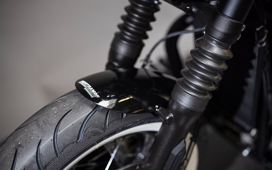 Umgebautes Motorrad Triumph Bonneville Bobber Black von Triumph Emsland - Hertrampf Racing - Bild 13 Umgebautes Motorrad Triumph Bonneville Bobber Black von Triumph Emsland - Hertrampf Racing - Bild 13