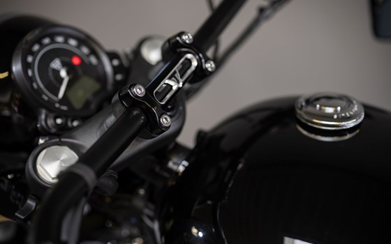 Umgebautes Motorrad Triumph Bonneville Bobber Black von Triumph Emsland - Hertrampf Racing - Bild 16 Umgebautes Motorrad Triumph Bonneville Bobber Black von Triumph Emsland - Hertrampf Racing - Bild 16
