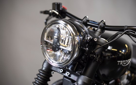 Umgebautes Motorrad Triumph Bonneville Bobber Black von Triumph Emsland - Hertrampf Racing - Bild 18 Umgebautes Motorrad Triumph Bonneville Bobber Black von Triumph Emsland - Hertrampf Racing - Bild 18