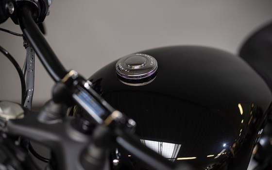 Umgebautes Motorrad Triumph Bonneville Bobber Black von Triumph Emsland - Hertrampf Racing - Bild 20 Umgebautes Motorrad Triumph Bonneville Bobber Black von Triumph Emsland - Hertrampf Racing - Bild 20