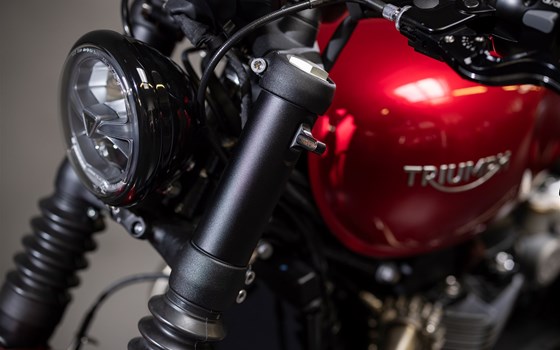 Umgebautes Motorrad Triumph Bonneville Bobber von Triumph Emsland - Hertrampf Racing - Bild 16 Umgebautes Motorrad Triumph Bonneville Bobber von Triumph Emsland - Hertrampf Racing - Bild 16