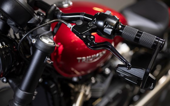 Umgebautes Motorrad Triumph Bonneville Bobber von Triumph Emsland - Hertrampf Racing - Bild 18 Umgebautes Motorrad Triumph Bonneville Bobber von Triumph Emsland - Hertrampf Racing - Bild 18