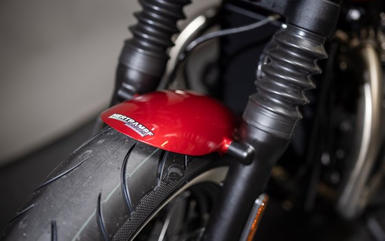 Umgebautes Motorrad Triumph Bonneville Bobber von Triumph Emsland - Hertrampf Racing - Bild 19 Umgebautes Motorrad Triumph Bonneville Bobber von Triumph Emsland - Hertrampf Racing - Bild 19