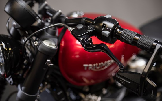 Umgebautes Motorrad Triumph Bonneville Bobber von Triumph Emsland - Hertrampf Racing - Bild 25 Umgebautes Motorrad Triumph Bonneville Bobber von Triumph Emsland - Hertrampf Racing - Bild 25