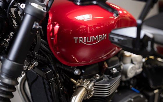 Umgebautes Motorrad Triumph Bonneville Bobber von Triumph Emsland - Hertrampf Racing - Bild 6 Umgebautes Motorrad Triumph Bonneville Bobber von Triumph Emsland - Hertrampf Racing - Bild 6