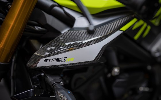 Umgebautes Motorrad Triumph Street Triple 765 Moto2 Edition von Triumph Emsland - Hertrampf Racing - Bild 14 Umgebautes Motorrad Triumph Street Triple 765 Moto2 Edition von Triumph Emsland - Hertrampf Racing - Bild 14