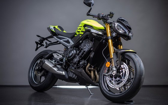 Umgebautes Motorrad Triumph Street Triple 765 Moto2 Edition von Triumph Emsland - Hertrampf Racing - Bild 19 Umgebautes Motorrad Triumph Street Triple 765 Moto2 Edition von Triumph Emsland - Hertrampf Racing - Bild 19