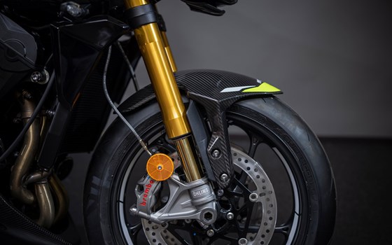 Umgebautes Motorrad Triumph Street Triple 765 Moto2 Edition von Triumph Emsland - Hertrampf Racing - Bild 26 Umgebautes Motorrad Triumph Street Triple 765 Moto2 Edition von Triumph Emsland - Hertrampf Racing - Bild 26