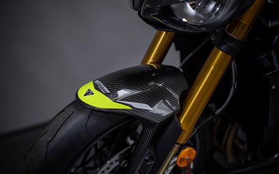 Umgebautes Motorrad Triumph Street Triple 765 Moto2 Edition von Triumph Emsland - Hertrampf Racing - Bild 5 Umgebautes Motorrad Triumph Street Triple 765 Moto2 Edition von Triumph Emsland - Hertrampf Racing - Bild 5
