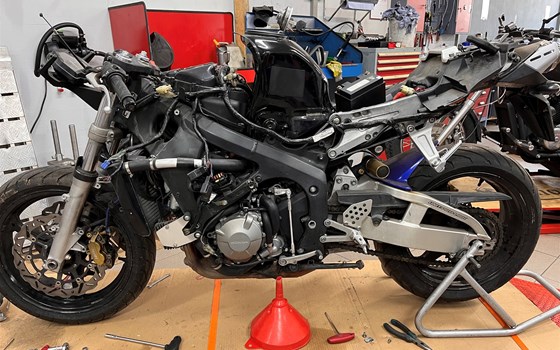 Umgebautes Motorrad Honda CBR600RR von Motorradsport Gerhard Wacker - Bild 1