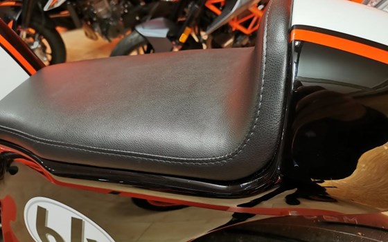 Umgebautes Motorrad KTM 1290 Super Duke von Motocenter Hegau GmbH - Bild 8 Umgebautes Motorrad KTM 1290 Super Duke von Motocenter Hegau GmbH - Bild 8