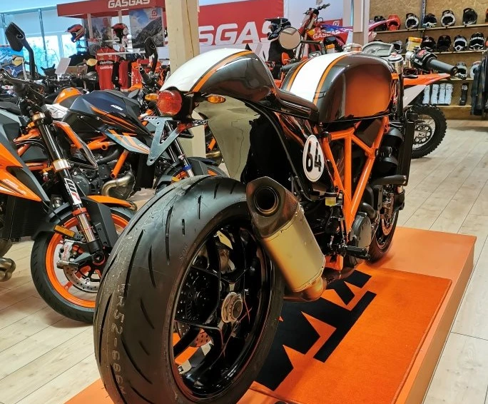Umbgebautes Motorrad KTM 1290 Super Duke Bild 3: Umbgebautes Motorrad KTM 1290 Super Duke