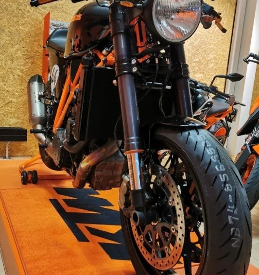 Umbgebautes Motorrad KTM 1290 Super Duke Bild 4: Umbgebautes Motorrad KTM 1290 Super Duke