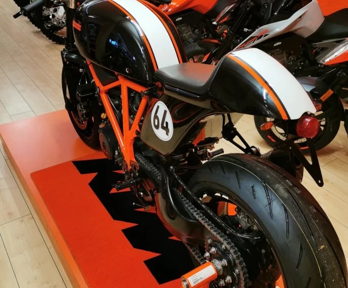 Umbgebautes Motorrad KTM 1290 Super Duke Bild 5: Umbgebautes Motorrad KTM 1290 Super Duke