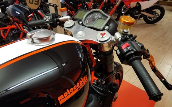 Umgebautes Motorrad KTM 1290 Super Duke von Motocenter Hegau GmbH - Bild 6 Umgebautes Motorrad KTM 1290 Super Duke von Motocenter Hegau GmbH - Bild 6