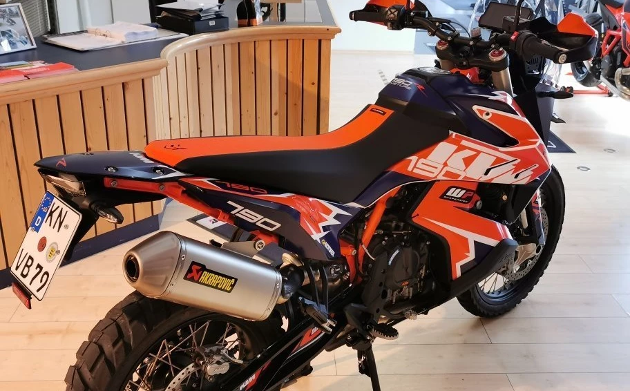 Umbgebautes Motorrad KTM 790 Adventure R Bild 3: Umbgebautes Motorrad KTM 790 Adventure R