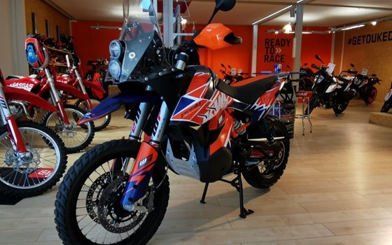 Umgebautes Motorrad KTM 790 Adventure R von Motocenter Hegau GmbH - Bild 4 Umgebautes Motorrad KTM 790 Adventure R von Motocenter Hegau GmbH - Bild 4