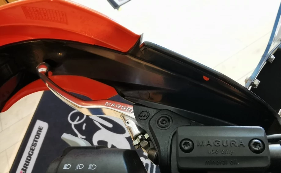 Umbgebautes Motorrad KTM 790 Adventure R Bild 9: Umbgebautes Motorrad KTM 790 Adventure R