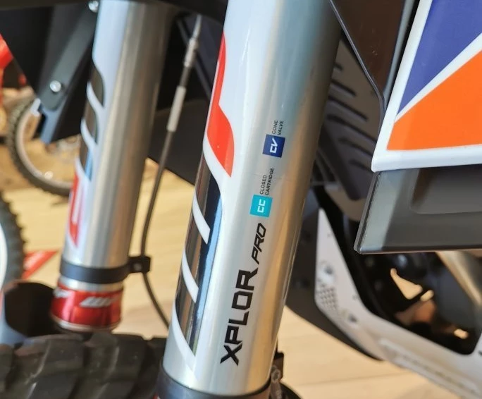 Umbgebautes Motorrad KTM 790 Adventure R Bild 7: Umbgebautes Motorrad KTM 790 Adventure R