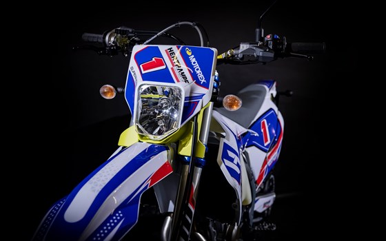 Umgebautes Motorrad Husqvarna FE 501 von Hertrampf Racing Emsbüren - Bild 9 Umgebautes Motorrad Husqvarna FE 501 von Hertrampf Racing Emsbüren - Bild 9