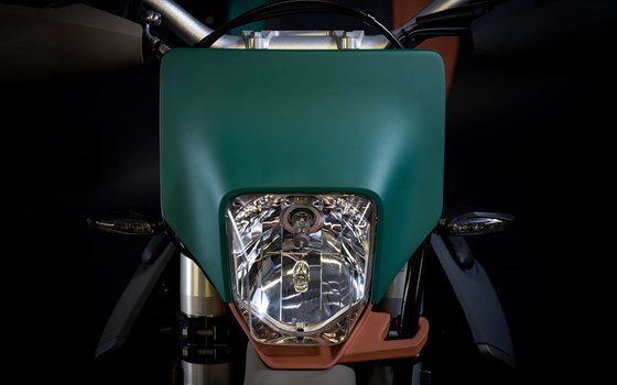 Umgebautes Motorrad Husqvarna 701 Enduro von Hertrampf Racing Emsbüren - Bild 19 Umgebautes Motorrad Husqvarna 701 Enduro von Hertrampf Racing Emsbüren - Bild 19