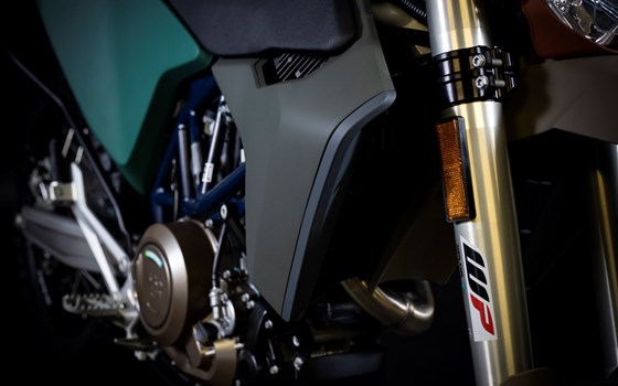 Umgebautes Motorrad Husqvarna 701 Enduro von Hertrampf Racing Emsbüren - Bild 24 Umgebautes Motorrad Husqvarna 701 Enduro von Hertrampf Racing Emsbüren - Bild 24