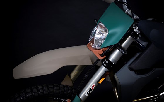 Umgebautes Motorrad Husqvarna 701 Enduro von Hertrampf Racing Emsbüren - Bild 6 Umgebautes Motorrad Husqvarna 701 Enduro von Hertrampf Racing Emsbüren - Bild 6