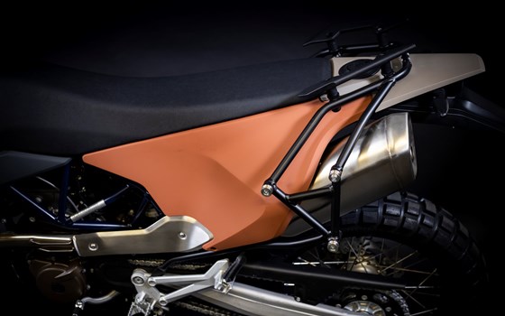 Umgebautes Motorrad Husqvarna 701 Enduro von Hertrampf Racing Emsbüren - Bild 9 Umgebautes Motorrad Husqvarna 701 Enduro von Hertrampf Racing Emsbüren - Bild 9