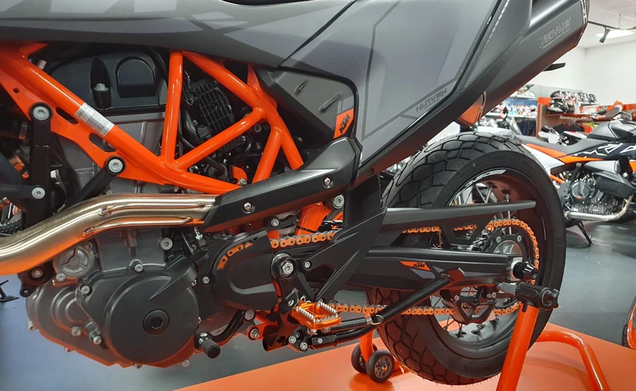 Umbgebautes Motorrad KTM 690 SMC R Bild 4: Umbgebautes Motorrad KTM 690 SMC R
