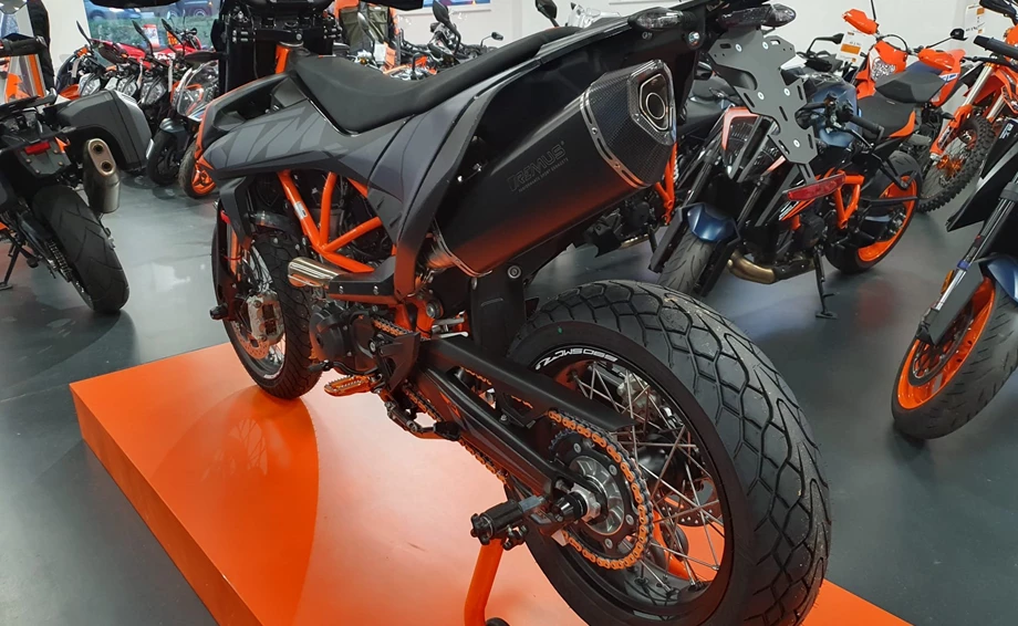 Umbgebautes Motorrad KTM 690 SMC R Bild 5: Umbgebautes Motorrad KTM 690 SMC R
